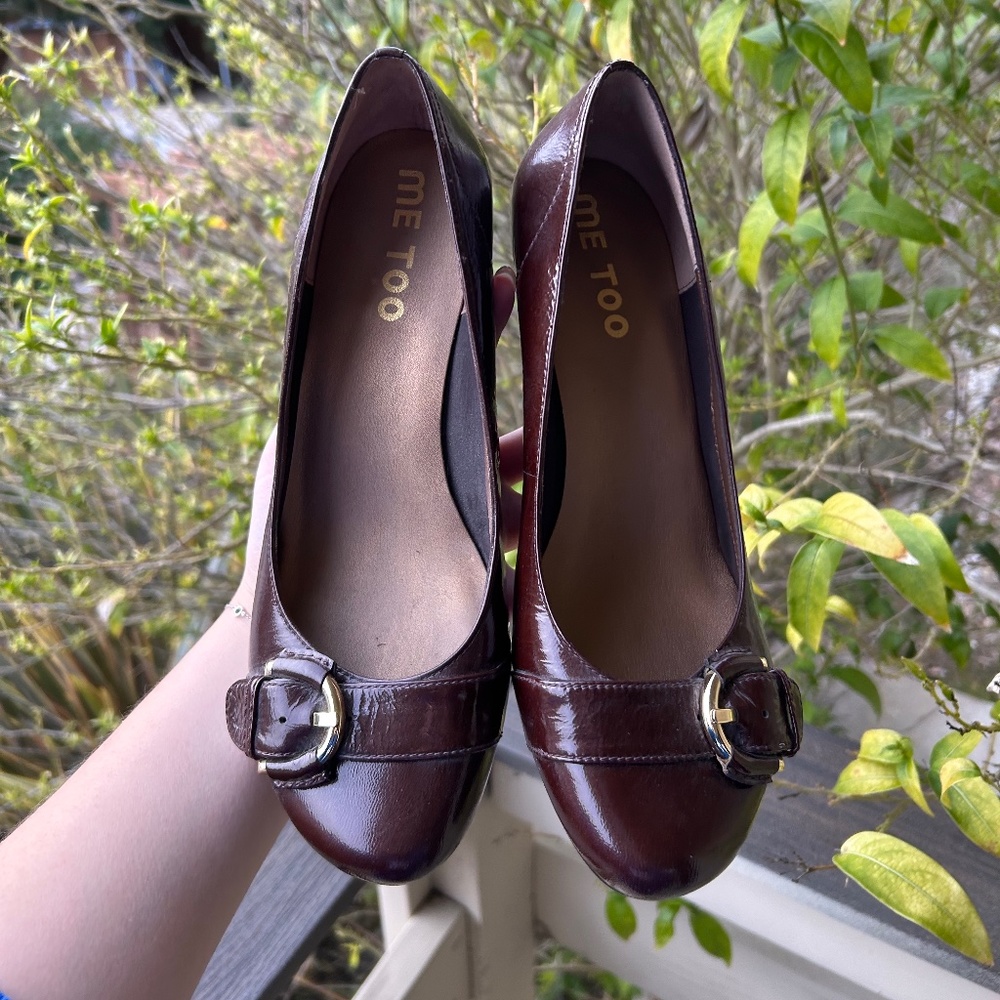 Me too Brand Brown wedges with gold detail